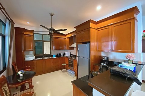 Casa de 3 dormitorios en Hua Hin, Tailandia № 168104 - foto 15