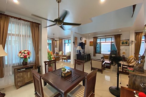 Casa de 3 dormitorios en Hua Hin, Tailandia № 168104 - foto 12