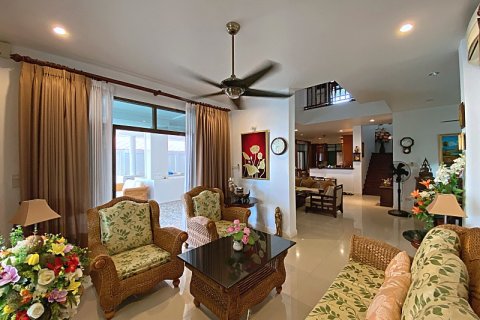 Casa de 3 dormitorios en Hua Hin, Tailandia № 168104 - foto 11