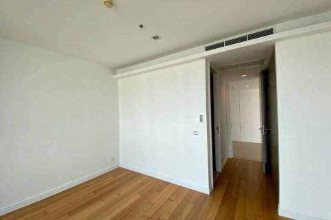 Condominio de 3 dormitorios en Khlong San, Bangkok, Tailandia № 134039 - foto 11