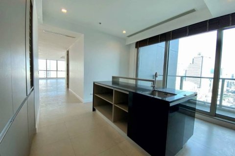 Condominio de 3 dormitorios en Khlong San, Bangkok, Tailandia № 134039 - foto 13