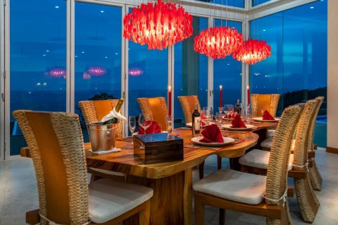 Chalet de 4 dormitorios en Kamala, Tailandia № 134044 - foto 16