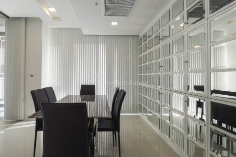 Condominio de 3 dormitorios en Sattahip, Tailandia № 62572 - foto 6