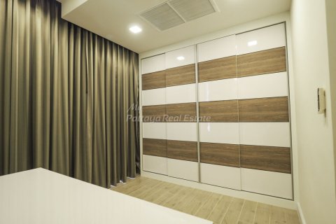 Condominio de 3 dormitorios en Sattahip, Tailandia № 62572 - foto 18