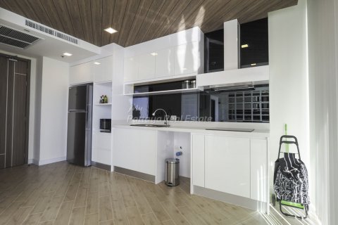 Condominio de 3 dormitorios en Sattahip, Tailandia № 62572 - foto 5