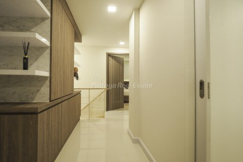 Condominio de 3 dormitorios en Sattahip, Tailandia № 62572 - foto 26