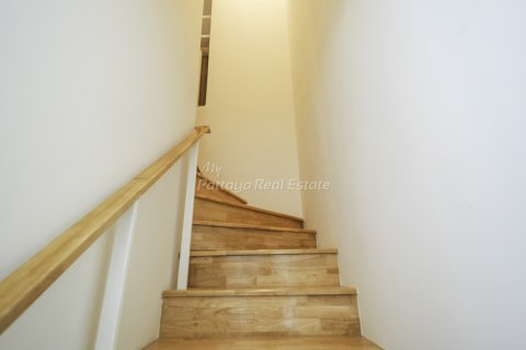 Condominio de 3 dormitorios en Sattahip, Tailandia № 62572 - foto 14