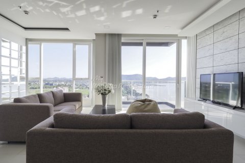 Condominio de 3 dormitorios en Sattahip, Tailandia № 62572 - foto 3