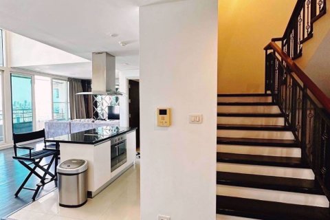 Dúplex de 3 dormitorios en Khlong San, Bangkok, Tailandia № 47495 - foto 6
