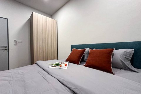 Casa de 4 dormitorios en Samut Prakan, Tailandia № 134517 - foto 8