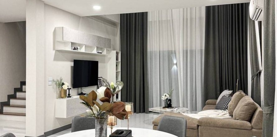 Casa de 4 dormitorios en Samut Prakan, Tailandia № 134517