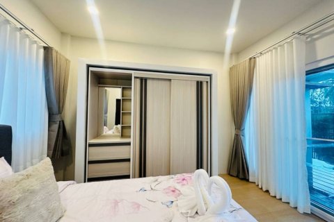 Chalet de 3 dormitorios en Surat Thani, Tailandia № 134522 - foto 4