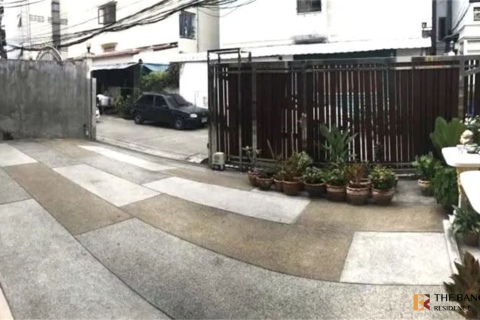Casa de 5 dormitorios en Bangkok, Tailandia № 189090 - foto 9