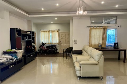 Casa de 7 dormitorios en Pattaya, Tailandia № 174006 - foto 7