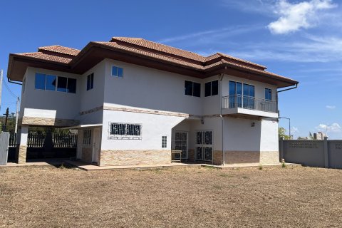 Casa de 7 dormitorios en Pattaya, Tailandia № 174006 - foto 3