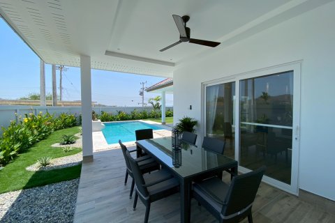Chalet de 3 dormitorios en Hua Hin, Tailandia № 174011 - foto 8