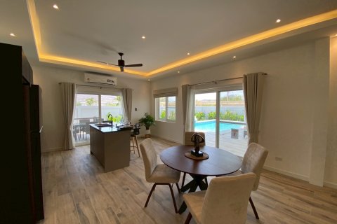 Chalet de 3 dormitorios en Hua Hin, Tailandia № 174011 - foto 14