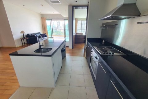 Condominio de 2 dormitorios en Khlong Toei, Bangkok, Tailandia № 63643 - foto 4