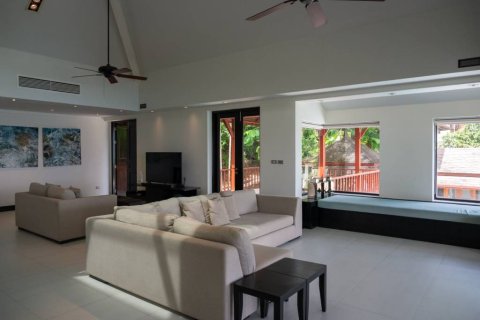 Chalet de 5 dormitorios en Kathu, Tailandia № 154586 - foto 5