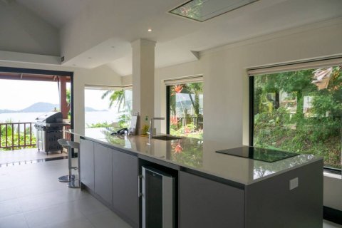 Chalet de 5 dormitorios en Kathu, Tailandia № 154586 - foto 10