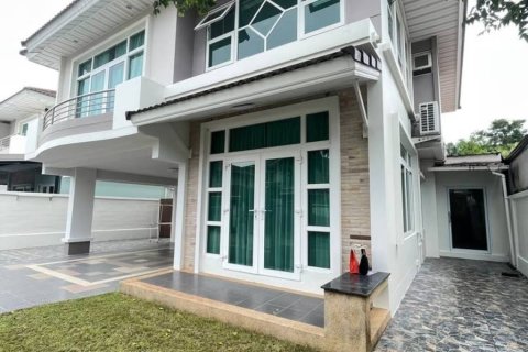 Casa de 4 dormitorios en Phuket, Tailandia № 154589 - foto 2