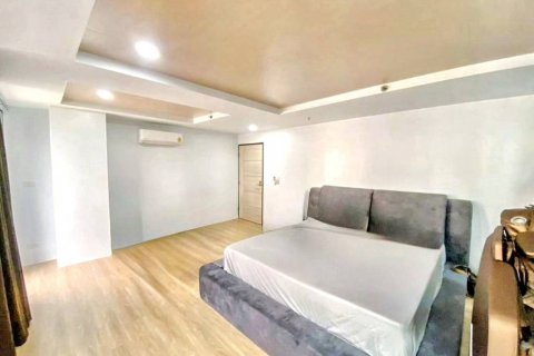 Condominio de 5 dormitorios en Bangkok, Tailandia № 118402 - foto 3