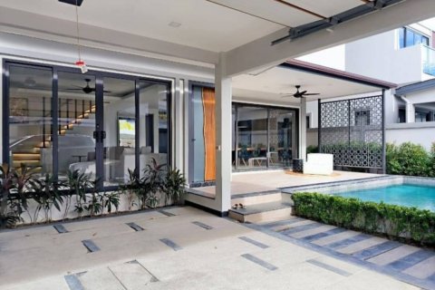 Chalet de 3 dormitorios en Pattaya, Tailandia № 118407