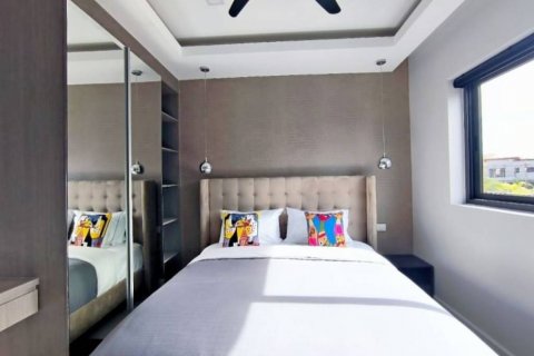 Chalet de 3 dormitorios en Pattaya, Tailandia № 118407 - foto 10