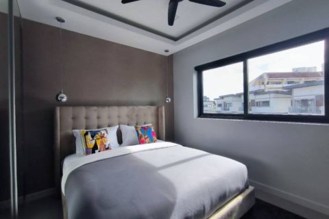 Chalet de 3 dormitorios en Pattaya, Tailandia № 118407 - foto 9