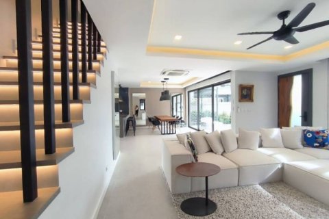 Chalet de 3 dormitorios en Pattaya, Tailandia № 118407 - foto 8