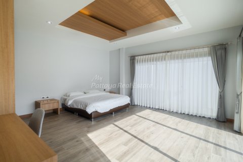 Casa de 3 dormitorios en Pattaya, Tailandia № 134800 - foto 14