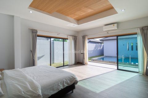 Casa de 3 dormitorios en Pattaya, Tailandia № 134800 - foto 16