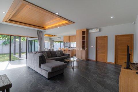 Casa de 3 dormitorios en Pattaya, Tailandia № 134800 - foto 9