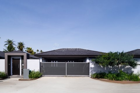 Casa de 3 dormitorios en Pattaya, Tailandia № 134800