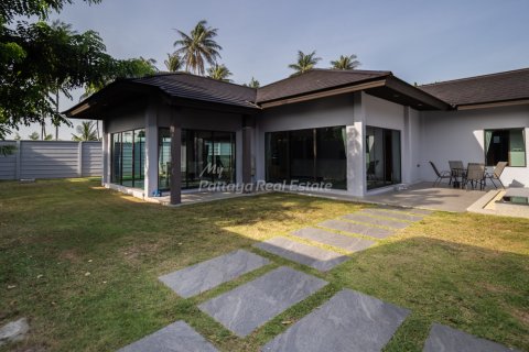 Casa de 3 dormitorios en Pattaya, Tailandia № 134800 - foto 4