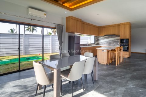 Casa de 3 dormitorios en Pattaya, Tailandia № 134800 - foto 12