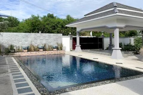 Casa de 3 dormitorios en Sattahip, Tailandia № 134796 - foto 3