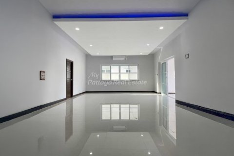 Casa de 3 dormitorios en Sattahip, Tailandia № 134796 - foto 7