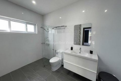 Casa de 3 dormitorios en Sattahip, Tailandia № 134796 - foto 12