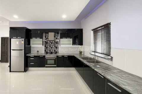 Casa de 3 dormitorios en Sattahip, Tailandia № 134796 - foto 6