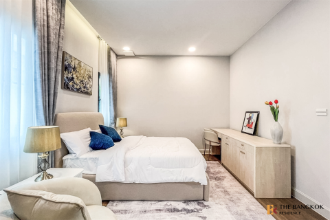 House in Bangkok, Thailand 5 bedrooms № 189013