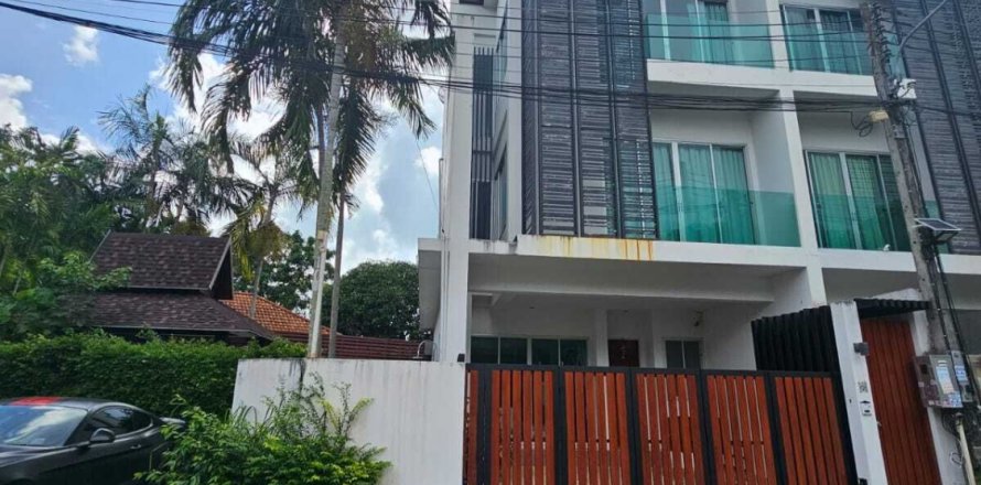 Townhouse in Phuket, Thailand 4 bedrooms № 172149