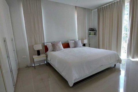 Townhouse in Phuket, Thailand 4 bedrooms № 172149 - photo 4