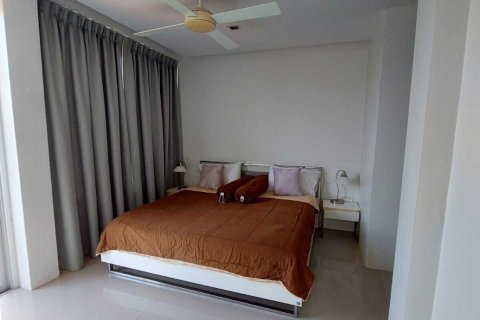 Townhouse in Phuket, Thailand 4 bedrooms № 172149 - photo 14
