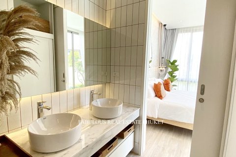 Chalet de 3 dormitorios en Bang Tao, Tailandia № 179671 - foto 3