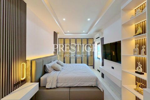 House in Pattaya, Thailand 4 bedrooms № 233244 - photo 13