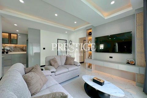 House in Pattaya, Thailand 4 bedrooms № 233244 - photo 4