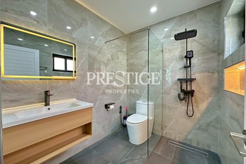 House in Pattaya, Thailand 4 bedrooms № 233244 - photo 27