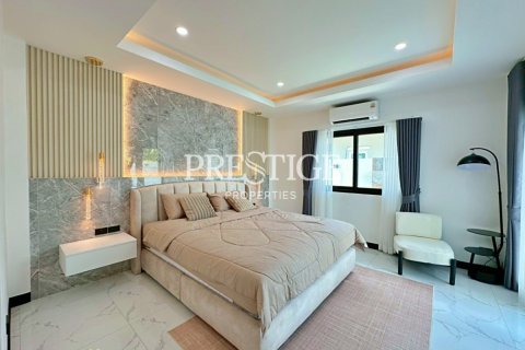 House in Pattaya, Thailand 4 bedrooms № 233244 - photo 22