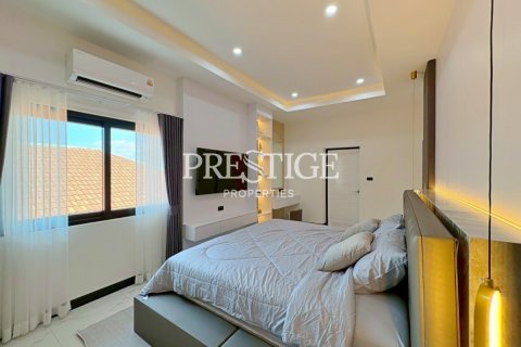 House in Pattaya, Thailand 4 bedrooms № 233244 - photo 15